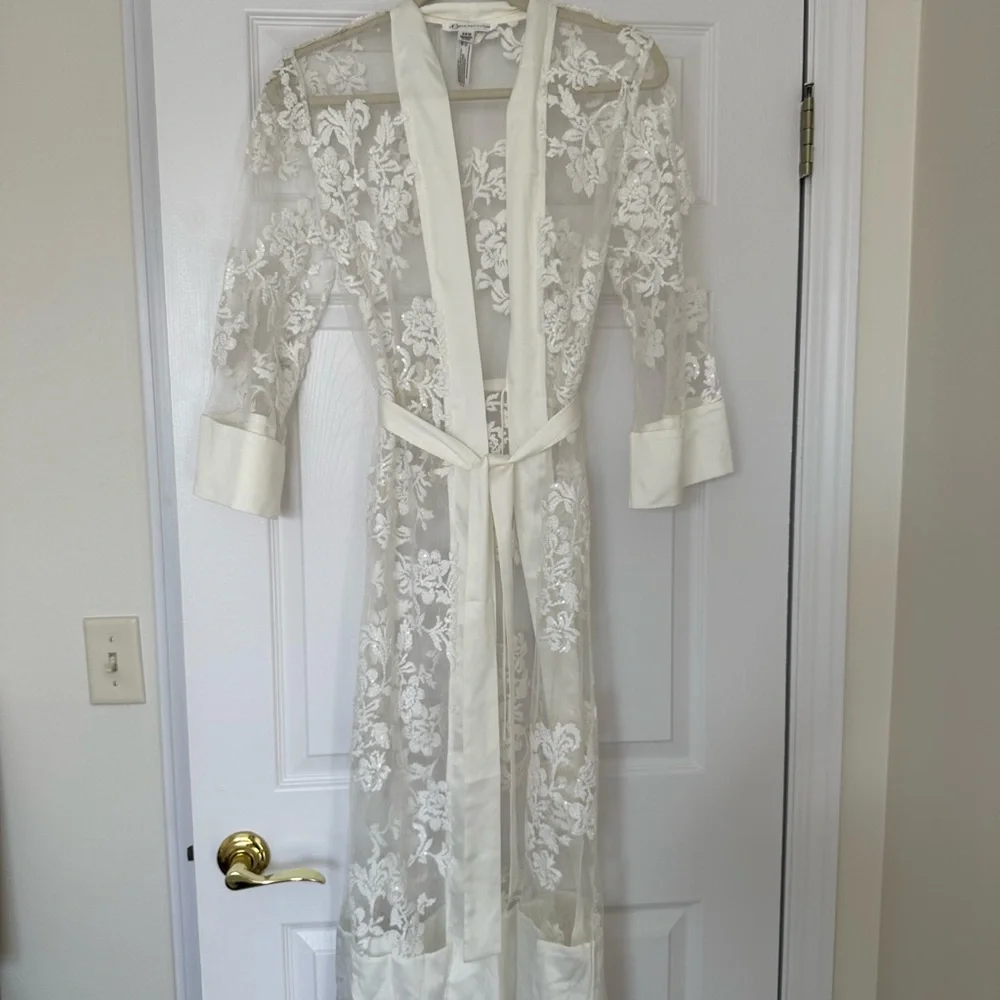 Bridal Robe - Picture 7 of 8